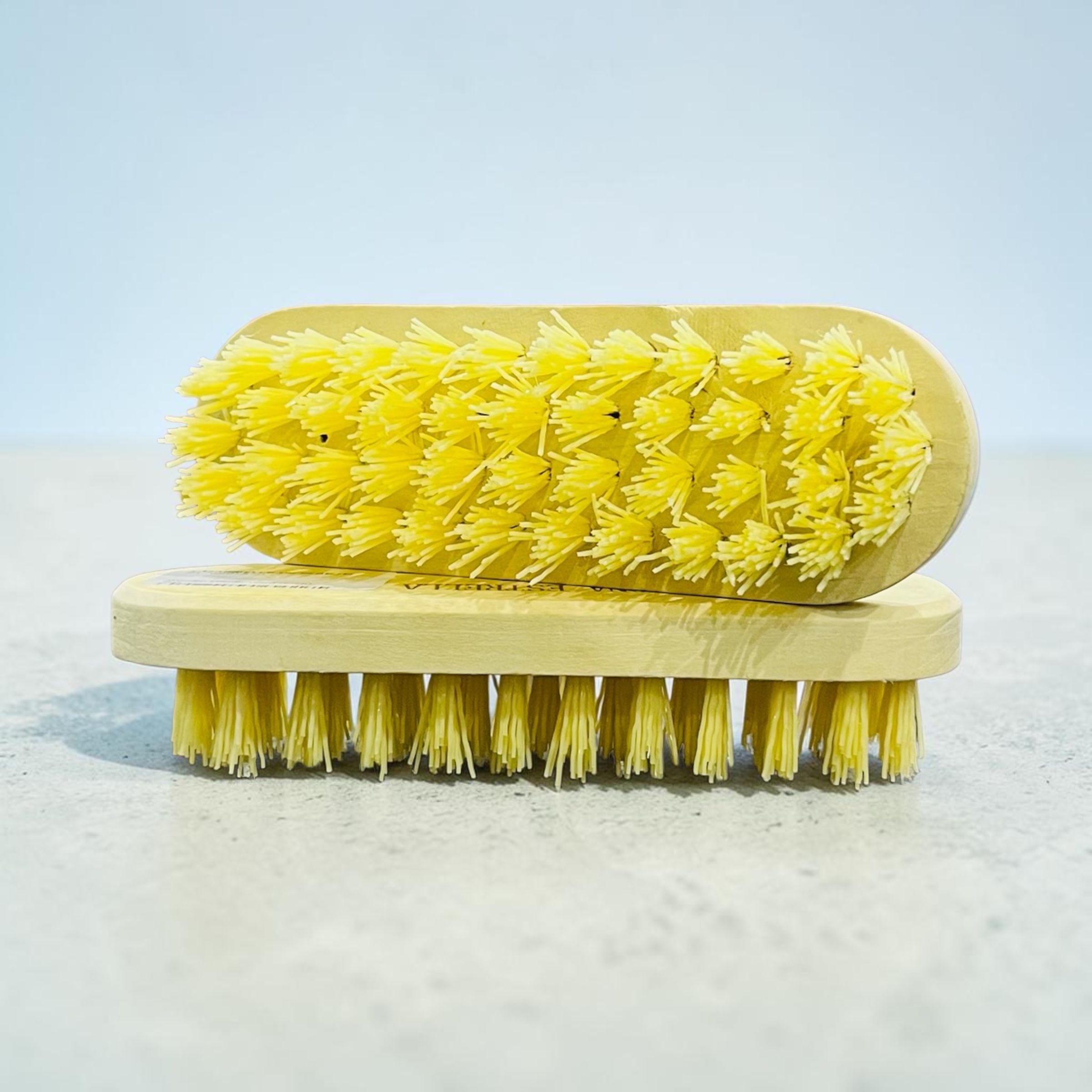 WOODEN HANDLE (HAND BRUSH)
